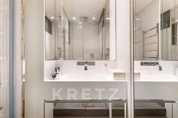 Appartement rénové par architecte avec balcons et vue Tour Eiffel - DPE C