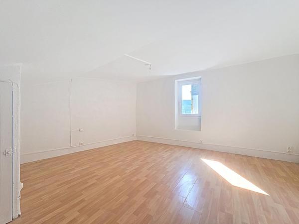 Charmante maison de village – Le Bousquet-d'Orb (34260) 43 m² | 2 chambres | Idéal pied-à-terre ou investissement locatif