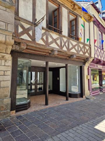 Fonds et/ou murs commerciaux à louer à Pontivy dans le Morbihan (56300), ref : 56062-L545