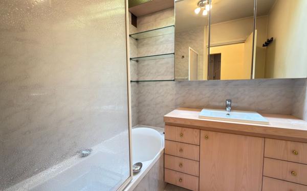 Appartement à vendre    3 pièces • 74,76 m2 Fontenay-sous-Bois