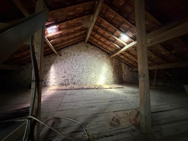 Une maison pleine de potentiel à personnaliser selon vos envies !
