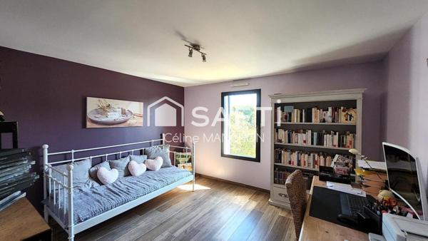 LE BRUSC-Luxe, volumes, et élégance à deux pas de la mer- Villa contemporaine de plus de 300 m2 rare sur le secteur recherché du Brusc