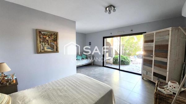 LE BRUSC-Luxe, volumes, et élégance à deux pas de la mer- Villa contemporaine de plus de 300 m2 rare sur le secteur recherché du Brusc