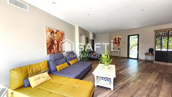 LE BRUSC-Luxe, volumes, et élégance à deux pas de la mer- Villa contemporaine de plus de 300 m2 rare sur le secteur recherché du Brusc