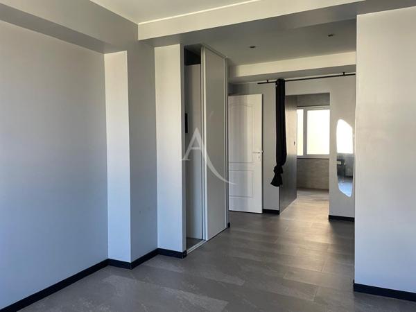 Appartement Saintes, centre ville, 2 chambres.