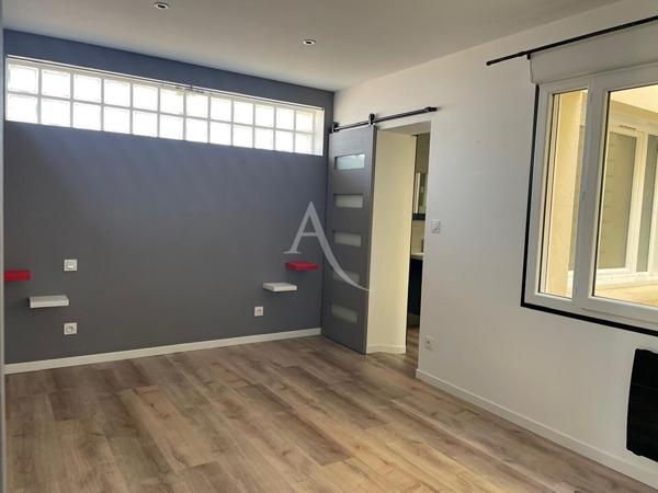 Appartement Saintes, centre ville, 2 chambres.