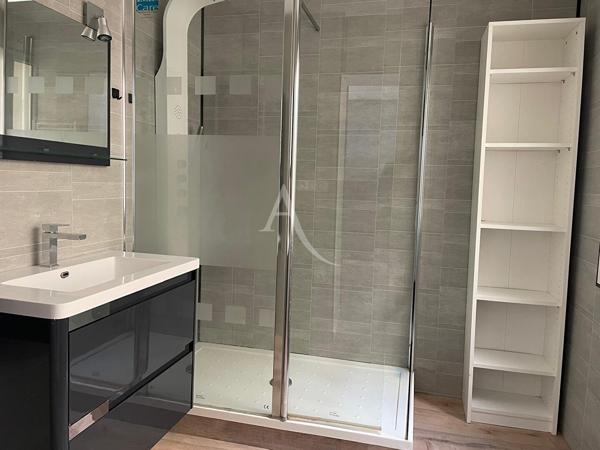 Appartement Saintes, centre ville, 2 chambres.