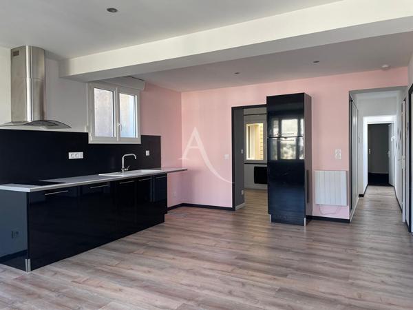 Appartement Saintes, centre ville, 2 chambres.