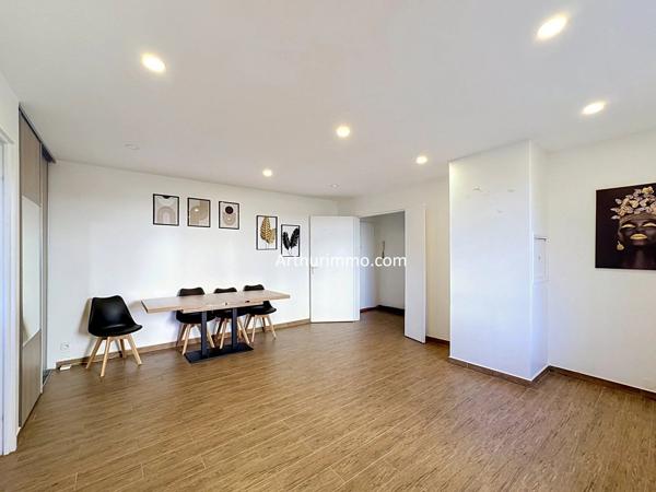 Vente                                                      Appartement
                        
                     2 pièces                      44 m2                     à Créteil