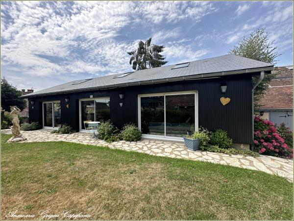 Courville-sur-Eure Maison de bourg 6 chambres, 250 m² habitables, terrain clos 565 m², piscine couverte chauffée