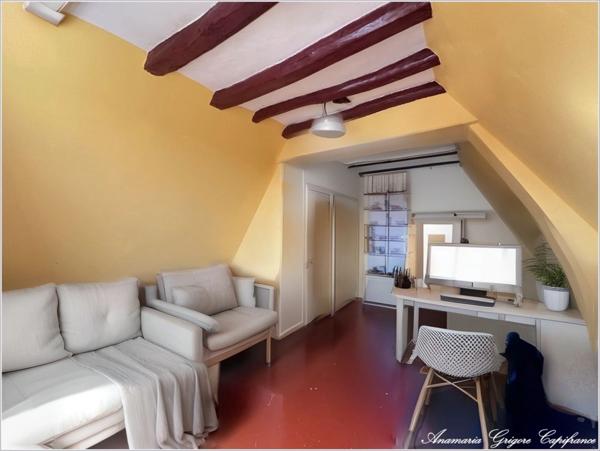 Courville-sur-Eure Maison de bourg 6 chambres, 250 m² habitables, terrain clos 565 m², piscine couverte chauffée