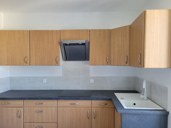 Spacieux appartement rénové 80 m2 - Vue sur Charlanne - Hyper centre