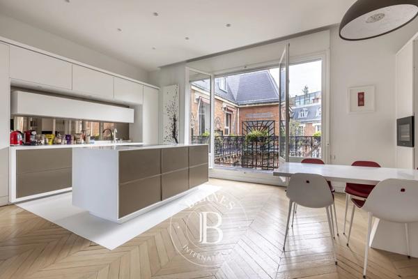Paris 17ème, Appartement 5 Chambres -  272 m² à vendre