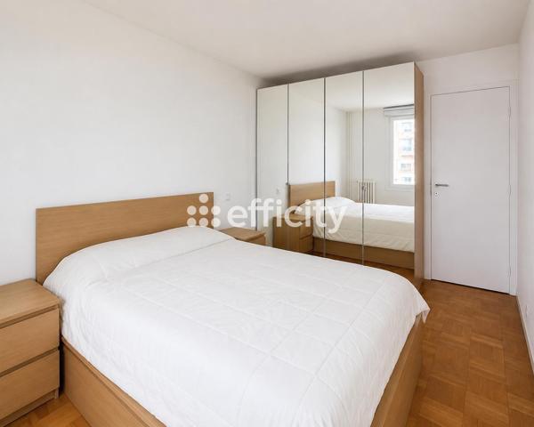 Appartement
         3 pièces
        - 59 m² 699 000 € *