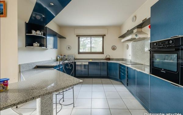 Vente Villa en pierre de taille de caractère à rafraîchir Bessan