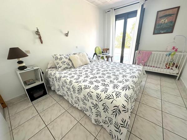 MAISON FAMILIALE SUR 1 800 m² AVEC PISCINE ET LOCAL COMMERCIAL