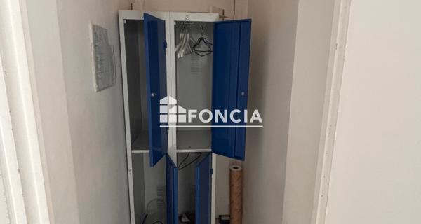 Location Local commercial 5 pièces 65.9 m² - Paris 75015