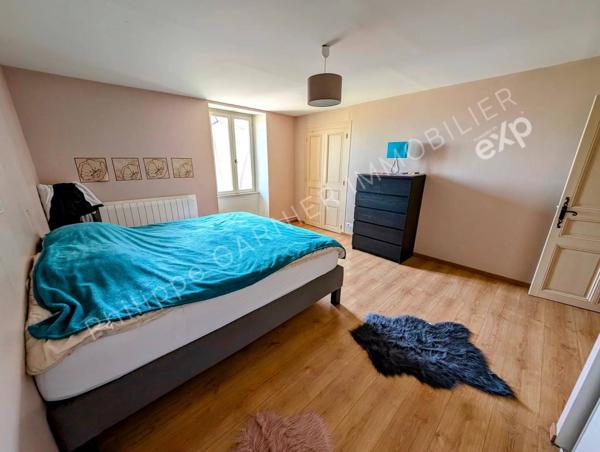 Maison spacieuse avec piscine à Clérieux