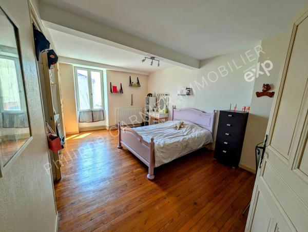 Maison spacieuse avec piscine à Clérieux