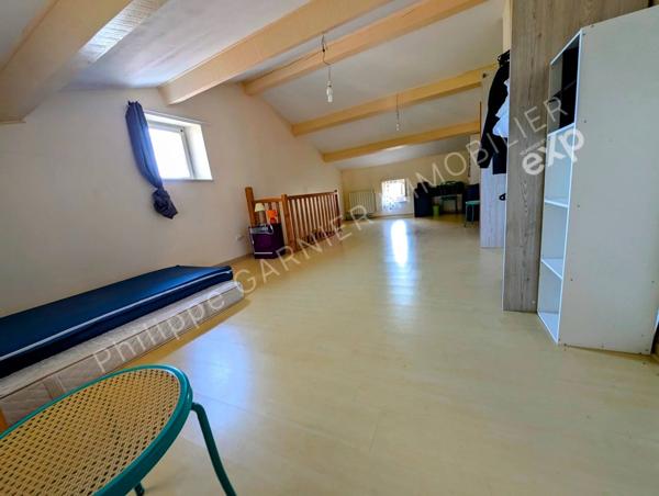 Maison spacieuse avec piscine à Clérieux