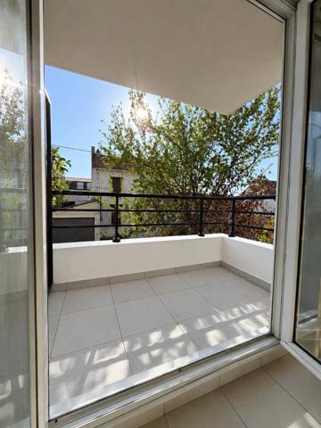 NOISY LE GRAND : appartement de 2 pièces (36.70 m²) à vendre _ Balcon et Box