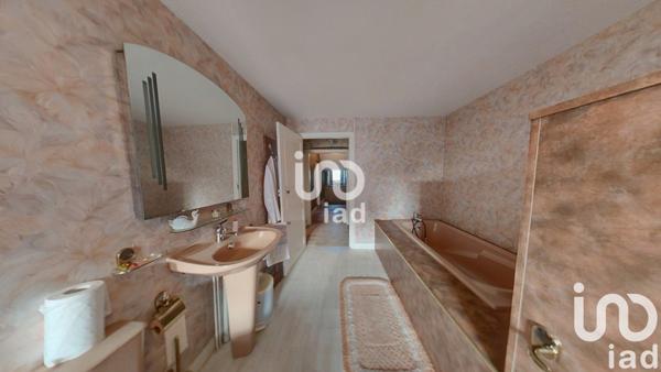 Maison de village 6 pièces de 207 m² à Herment (63470)