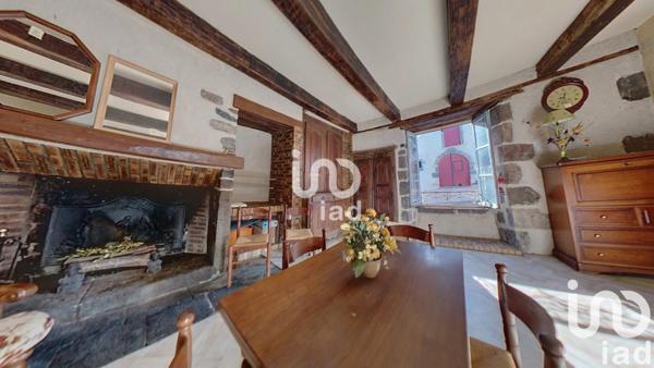 Maison de village 6 pièces de 207 m² à Herment (63470)