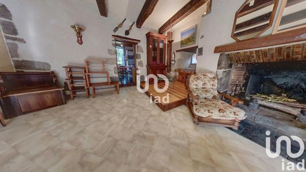 Maison de village 6 pièces de 207 m² à Herment (63470)