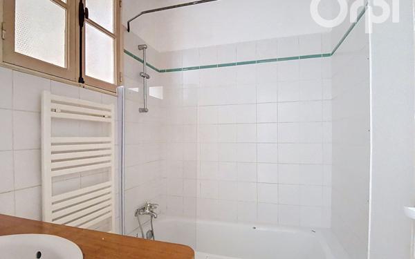 Maison à vendre    4 pièces •  Toulon