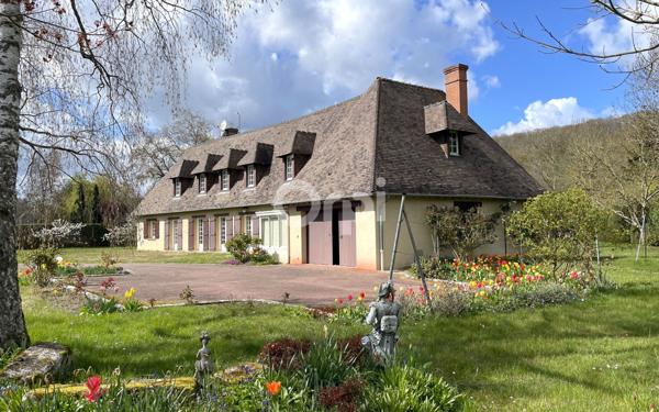 Maison à vendre    6 pièces • 230 m2 Normanville