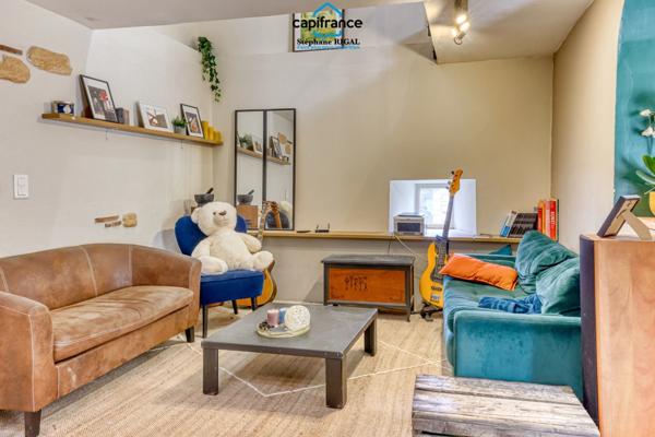 Propriete à vendre 11 pièces MONSEGUR (47) Propriété avec maison et maison d'amis de 260m2 habitables sur 12 757m² de terrain - 2 piscines