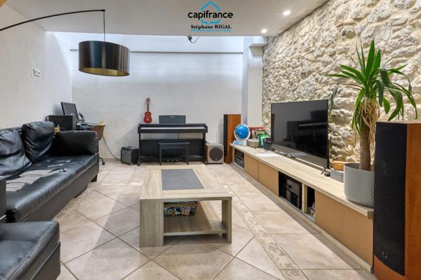 Propriete à vendre 11 pièces MONSEGUR (47) Propriété avec maison et maison d'amis de 260m2 habitables sur 12 757m² de terrain - 2 piscines