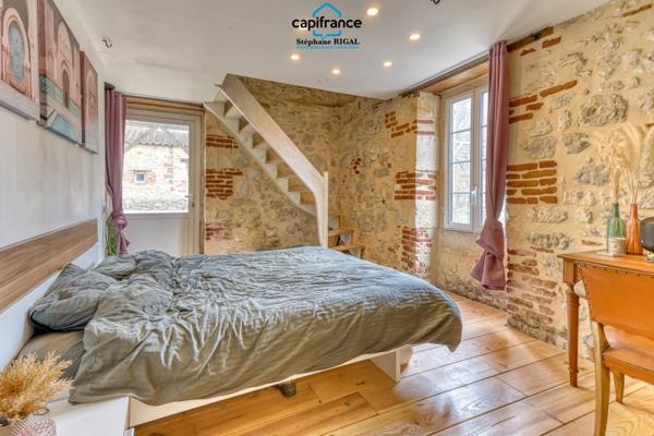 Propriete à vendre 11 pièces MONSEGUR (47) Propriété avec maison et maison d'amis de 260m2 habitables sur 12 757m² de terrain - 2 piscines