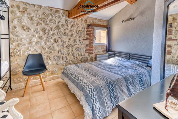 Propriete à vendre 11 pièces MONSEGUR (47) Propriété avec maison et maison d'amis de 260m2 habitables sur 12 757m² de terrain - 2 piscines