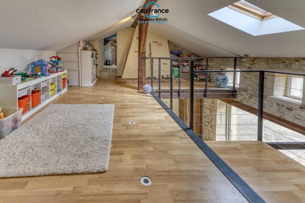 Propriete à vendre 11 pièces MONSEGUR (47) Propriété avec maison et maison d'amis de 260m2 habitables sur 12 757m² de terrain - 2 piscines