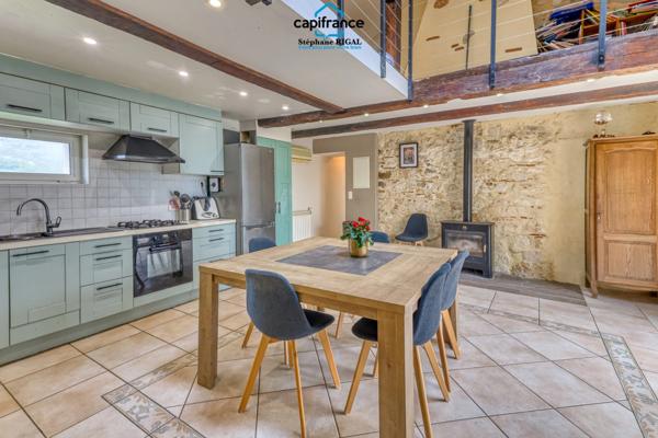Propriete à vendre 11 pièces MONSEGUR (47) Propriété avec maison et maison d'amis de 260m2 habitables sur 12 757m² de terrain - 2 piscines