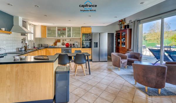 Propriete à vendre 11 pièces MONSEGUR (47) Propriété avec maison et maison d'amis de 260m2 habitables sur 12 757m² de terrain - 2 piscines