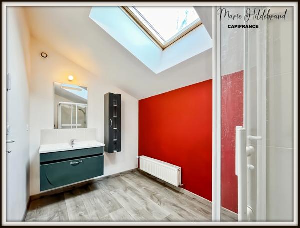 Immeuble de 130m² habitable - 2 appartements - cours