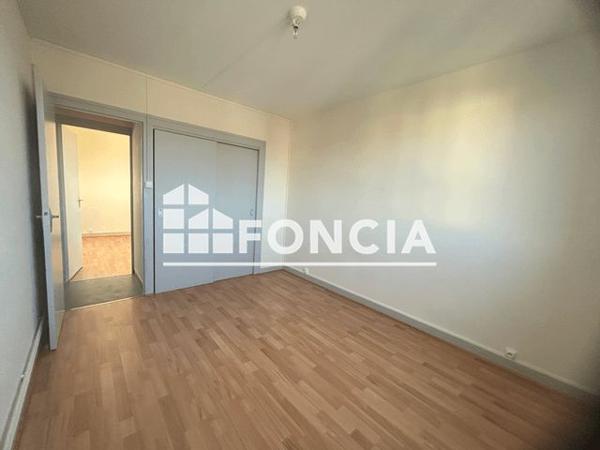 Location Appartement 3 pièces 66.39 m² - 5 BIS RUE DE L'AVIATION Rochefort 17300