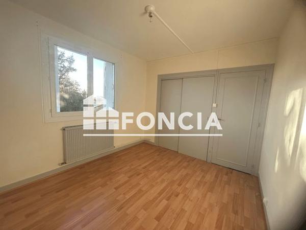 Location Appartement 3 pièces 66.39 m² - 5 BIS RUE DE L'AVIATION Rochefort 17300
