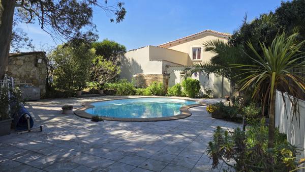 Propriété d'exception-maison de charme avec activité chambres d'hôtes avec vue sur les vignes