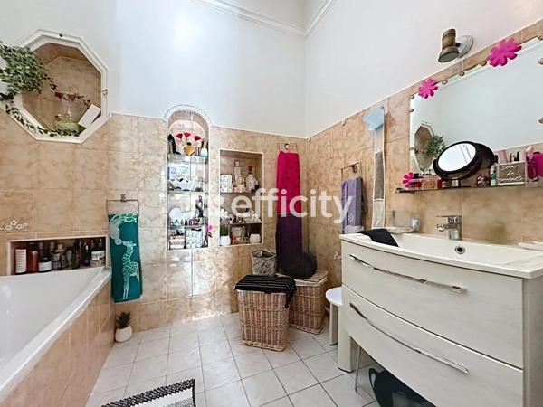 Maison 3 pièces - 90 m² Exclusivité efficity