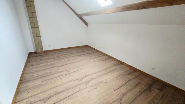 Maison 6 pièce(s) 185 m2 Secteur calme AXE LA FERE-SAINT QUENTIN