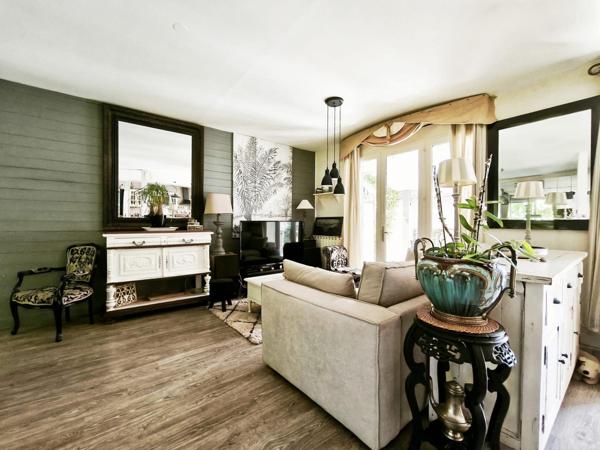 Maison T7 de caractère avec piscine et pool house