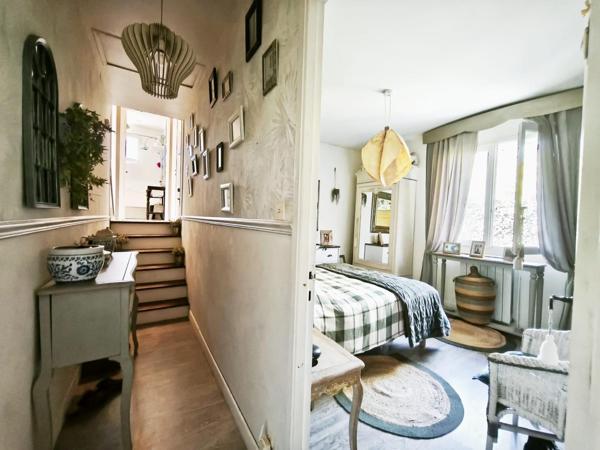 Maison T7 de caractère avec piscine et pool house