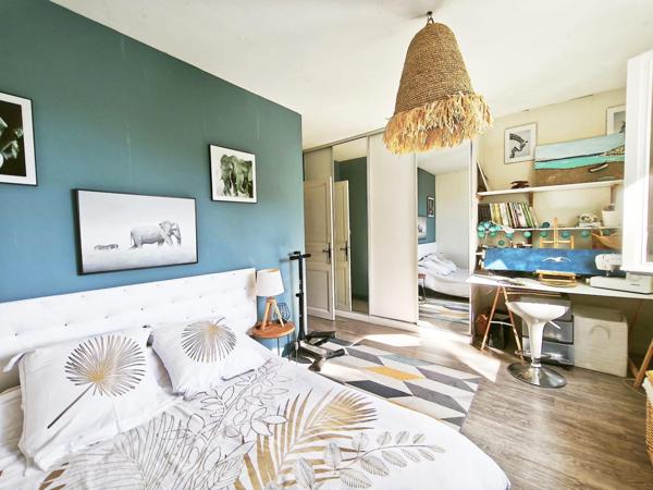 Maison T7 de caractère avec piscine et pool house