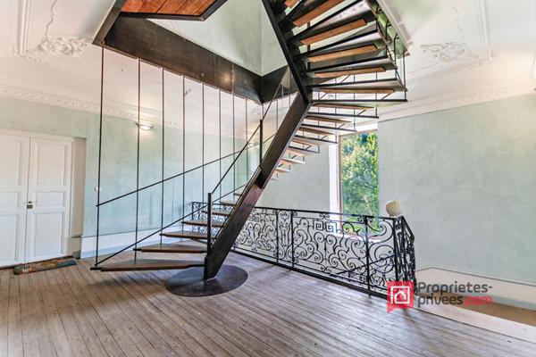 LOFT CONDRIEU 3 PIECES 135m2 en rez de jardin