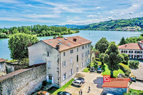 LOFT CONDRIEU 3 PIECES 135m2 en rez de jardin