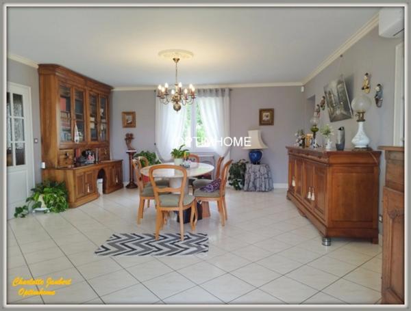 Maison contemporaine de plain-pied avec grand terrain arboré Proche de CHALAIS (16)