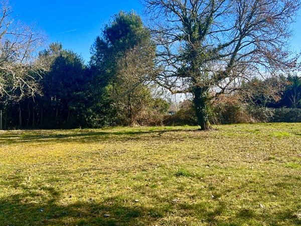 Terrain Le Barp 805m² Libre de Constructeur